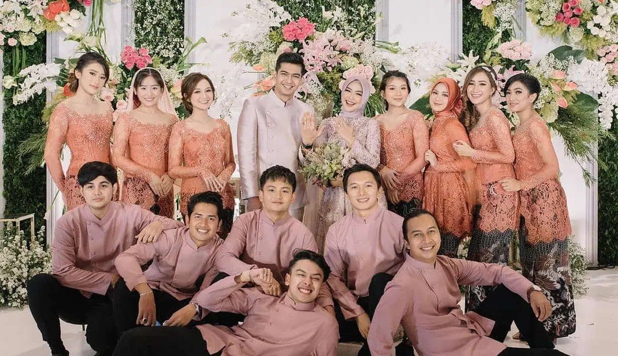 Lamaran Ria Ricis dan Tuku Ryan (Instagram/ummaicis)