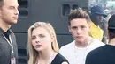Melansir Hollywoodlife.com, dilaporkan bahwa banyak fans mereka yang curiga keduanya kembali bersama lantaran Chloe mengunggah foto genggaman tangan. Selain itu Brooklyn juga mengunggah foto rambut blonde yang tampak samar. (AFP/Bintang.com)