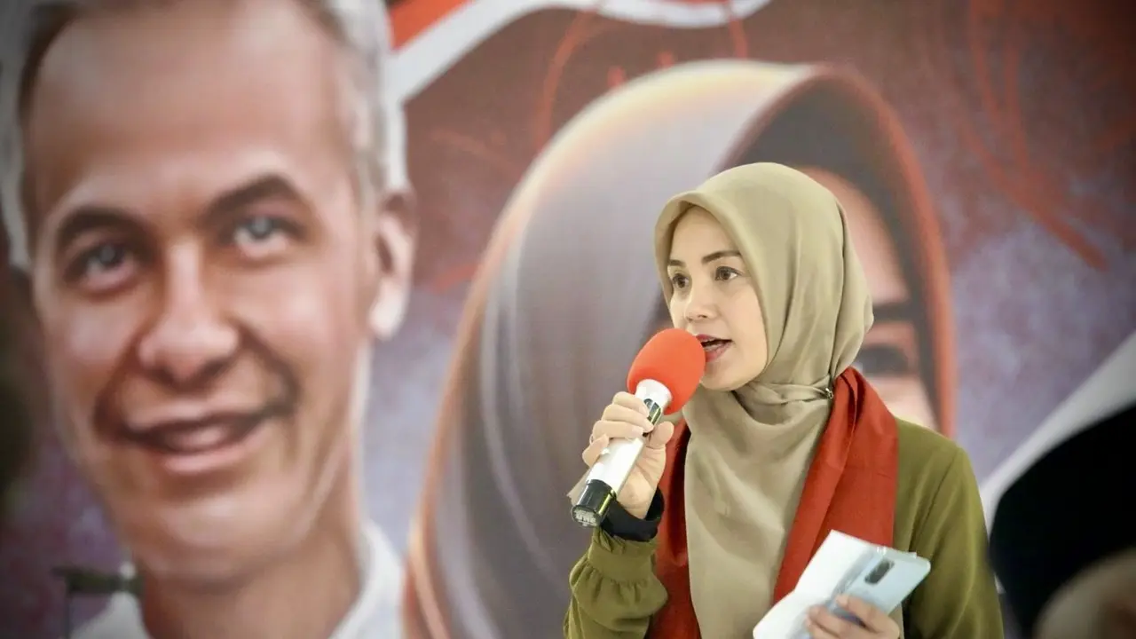 Istri calon presiden nomor urut 3 Ganjar Pranowo, Siti Atikoh Suprianti
