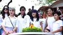 Tidak hanya sahabat dekat seperti Luna Maya, Fitri Karlina, Zaskia Gotik, tapi juga puluhan anak Yatim ikut memeriahkan ultah Jupe. Tidak hanya itu, binatang yang hampir punah juga menjadi saksi ultah Jupe. (Deki Prayoga/Bintang.com)