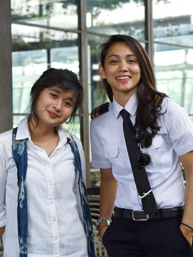 7 Potret Athira Farina dengan Seleb, Pilot yang Dijodohkan Irwan Mussry untuk El Rumi