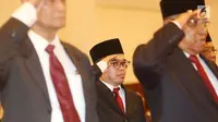 Kepala Dewan Pengarah dan Kepala Unit Kerja Presiden bidang Pembinaan Ideologi Pancasila (UKP-PIP) Yudi Latif saat dilantik Presiden Joko Widodo di Istana Negara, Jakarta, Rabu (7/6). (Liputan6.com)