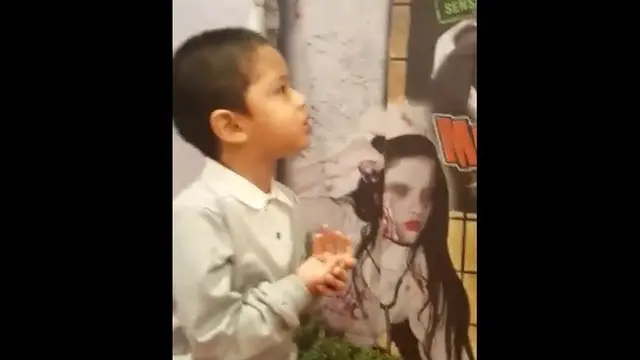 Reaksi bocah saat bertemu "hantu" jadi viral (foto: Facebook Ovi Sofwilwidad)