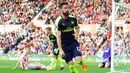 Striker Arsenal, Olivier Giroud, merayakan gol yang dicetaknya gawang Stoke City pada pertandingan pekan ke-37 Premier League, di Stadion Bet 365, Sabtu (13/5/2017). Arsenal menang dengan skor 4-1. (EPA/Rui Viera)