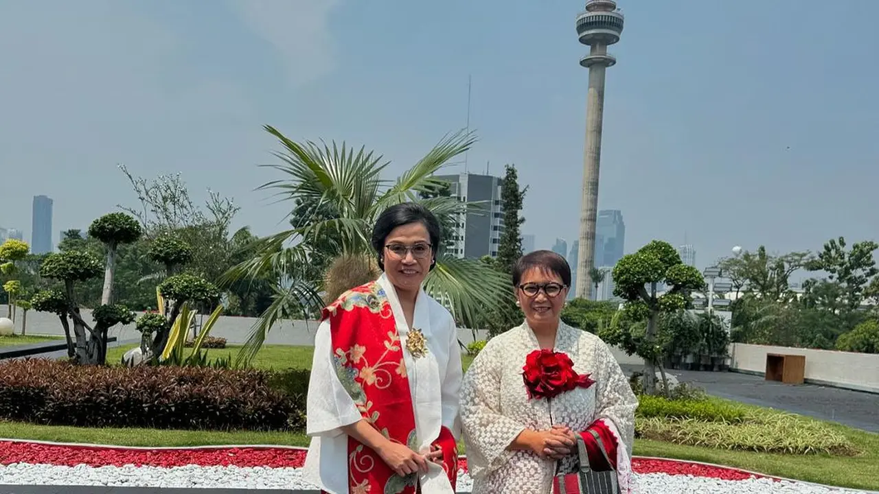 6 Gaya Duo Bestie Sri Mulyani dan Retno Marsudi Kompak Kenakan Kebaya Merah Putih di Sidang Tahunan MPR RI 2024