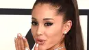 Ariana Grande tengah disibukkan dengan perihal persiapan single terbaru yang akan ia luncurkan pada 30 Oktober mendatang. (AFP/Bintang.com)