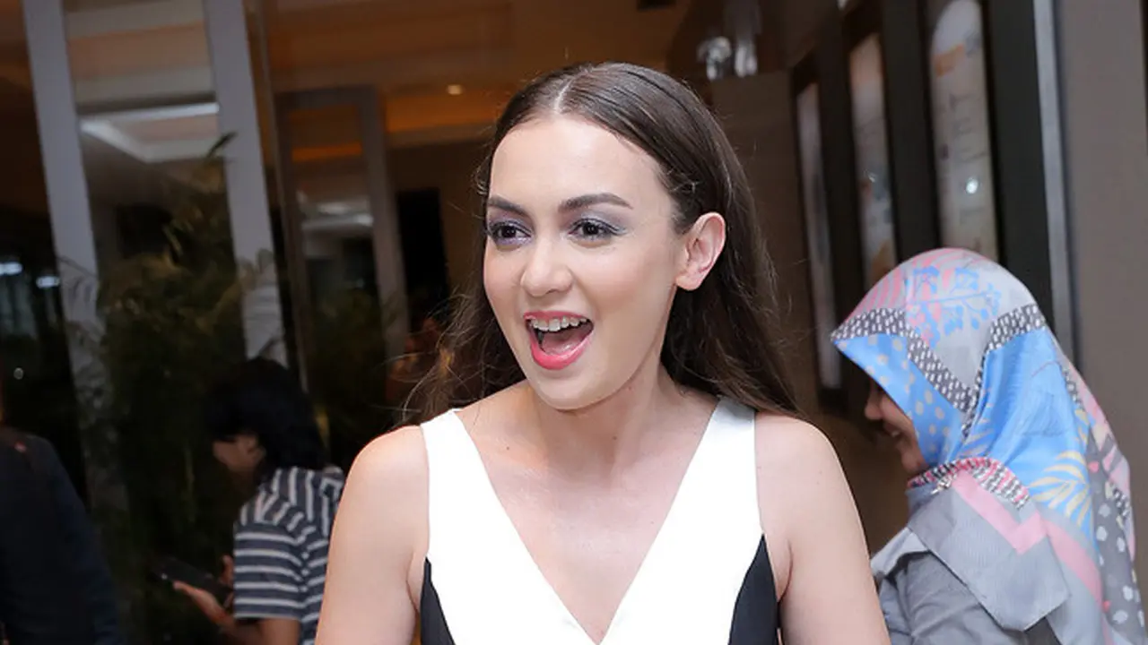 [Bintang] Rianti Cartwright