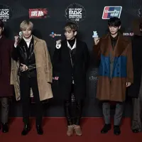 Mendengar comeback SHINee dengan meluncurkan akun instagram resminya, tak sedikit SHINee World, sebutan untuk fans SHINee yang setia setiap malam menunggu unggahan terbaru dari idolanya. (AFP/PHILIPPE LOPEZ)