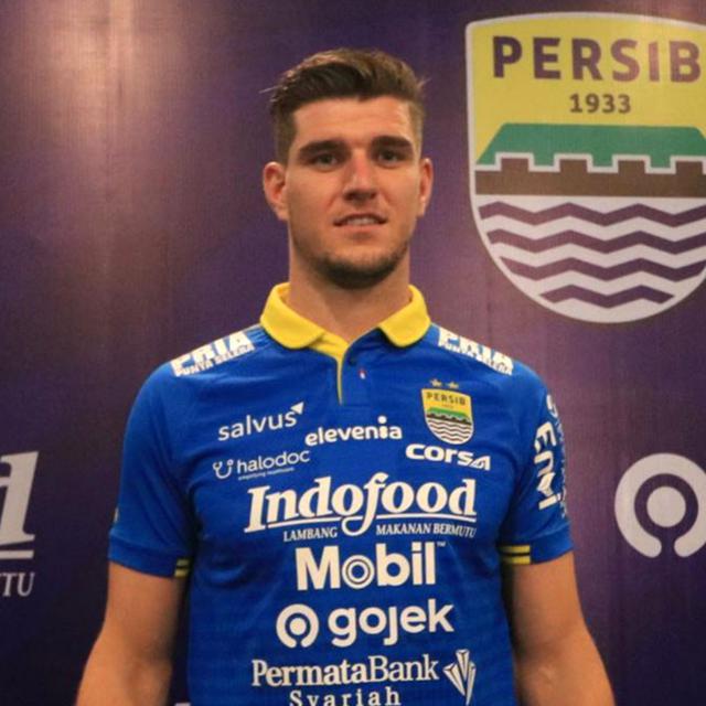 Gara Gara Sakit Perut Nick Kuipers Absen Latihan Persib