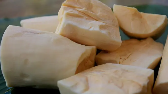 Cara merebus singkong hingga empuk dan merekah