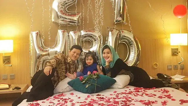 6 Momen Manis Bupati Trenggalek dan Istri, Selalu Harmonis