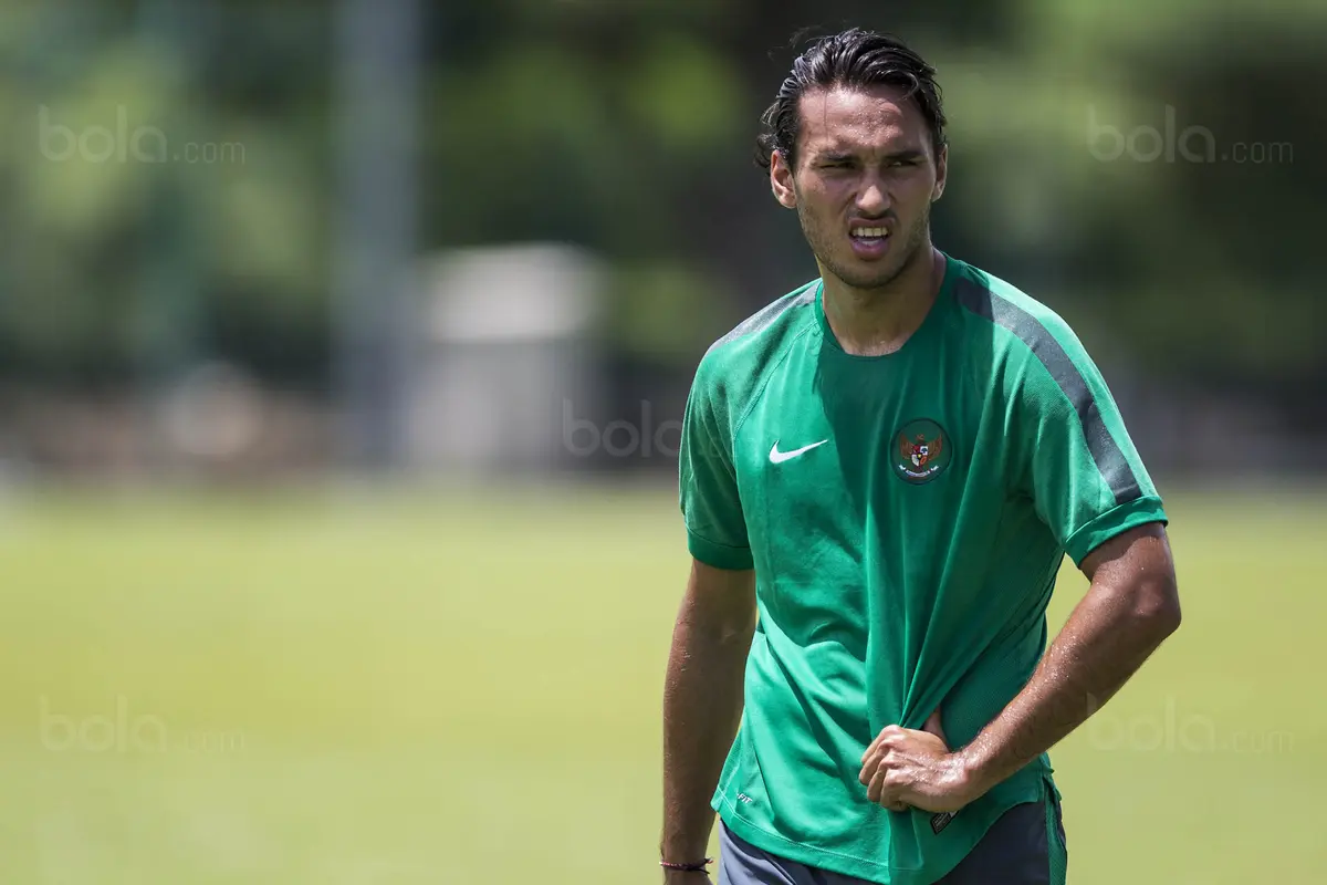 Ezra Walian