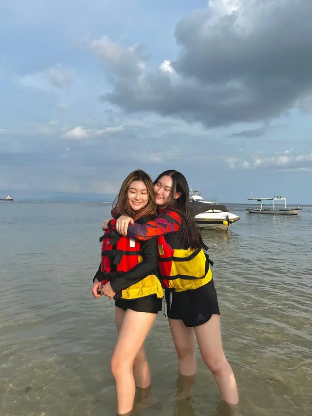 6 Momen Kedekatan Shannon Wong dengan Sang Adik, Akui Alami Kekerasan dari Ortu