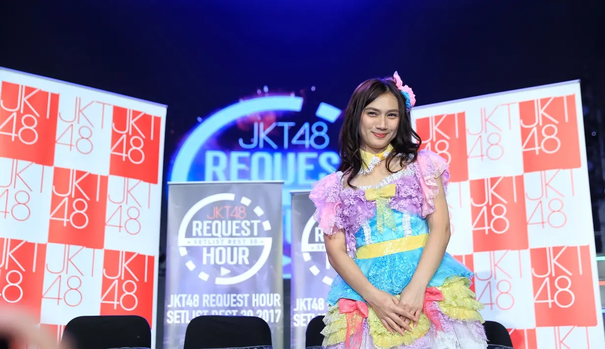 Sabtu, 4 November 2017 kemrin, dalam show JKT 48, Melody memberikan pengumuman bahwa dirinya tak lama lagi akan lulus dari JKT 48. Bagi sebagian orang, kata ‘lulus’ merupakan hal yang menyenangkan, namun tidak untuk kali ini. (Adrian Putra/Bintang.com)