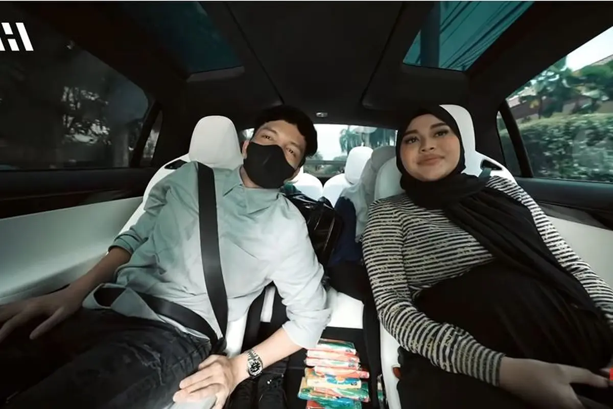 Jelang Lahiran, Ini 7 Momen Aurel Hermansyah Periksa Kandungan Usai Karantina