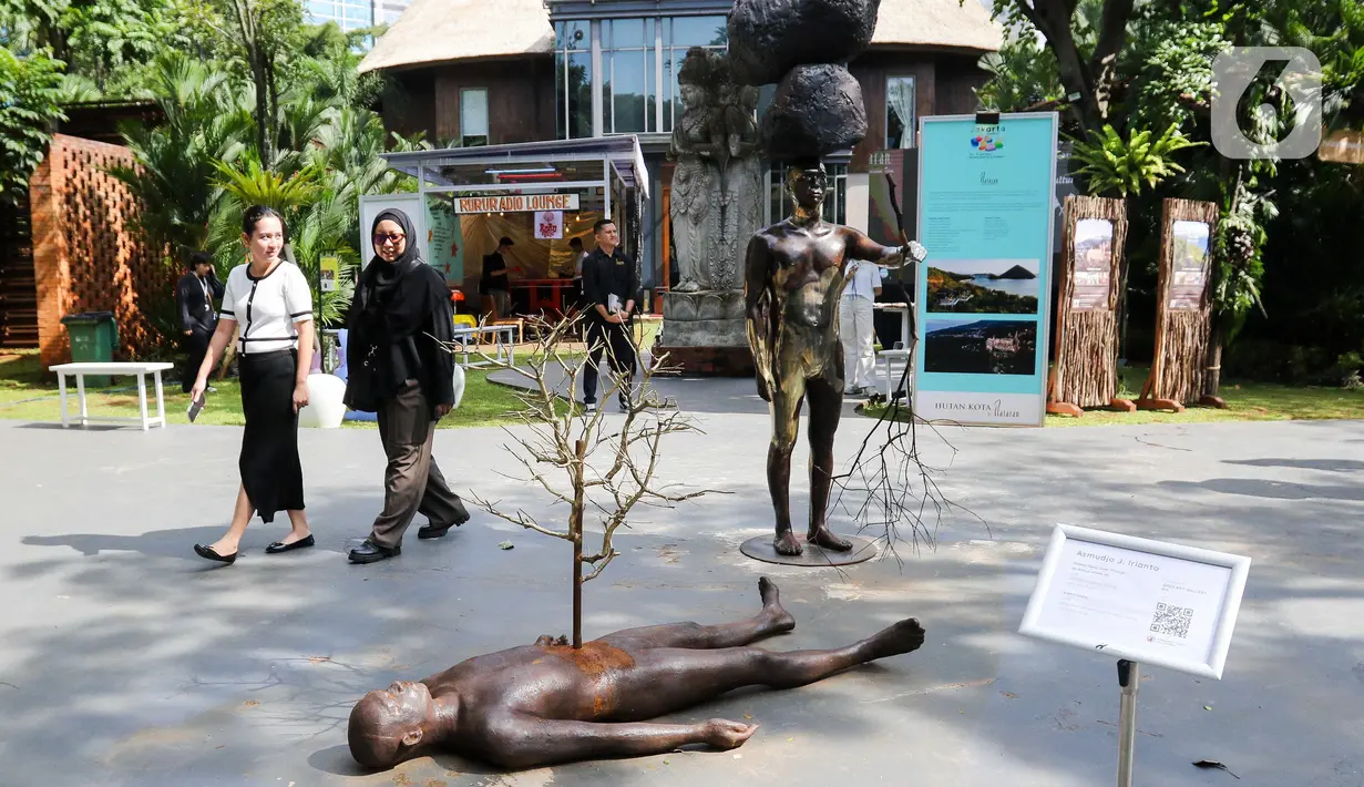 Beberapa instalasi seni luar ruang dari seniman-seniman Indonesia memperkaya tampilan gelaran Art Jakarta Gardens pada tahun ini. (Liputan6.com/Herman Zakharia)