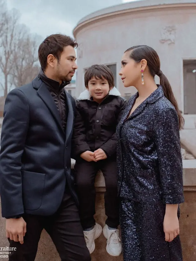 Raffi Ahmad dan Nagita Slavina. (Foto: Rio Motret dari Instagram @raffinagita1717)