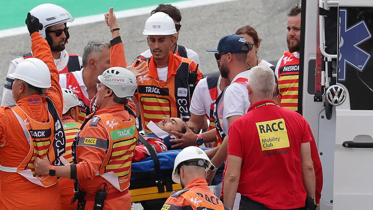 Foto: Kondisi Pecco Bagnaia Setelah Kakinya Terlindas di MotoGP Catalunya