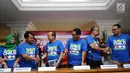 Dirkrimsus Polda Metro Jaya Kombes Pol Adi Deriyan J (kanan) usai memberi keterangan terkait kasus pornografi anak berbasis media sosial di Jakarta, Minggu (17/9). Polda Metro Jaya menangkap tiga tersangka. (Liputan6.com/Helmi Fithriansyah)