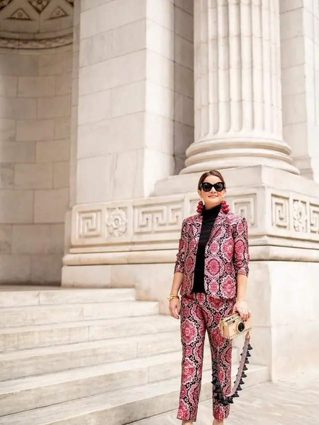 6 Model Blazer Batik, Tampil Elegan dan Fashionable