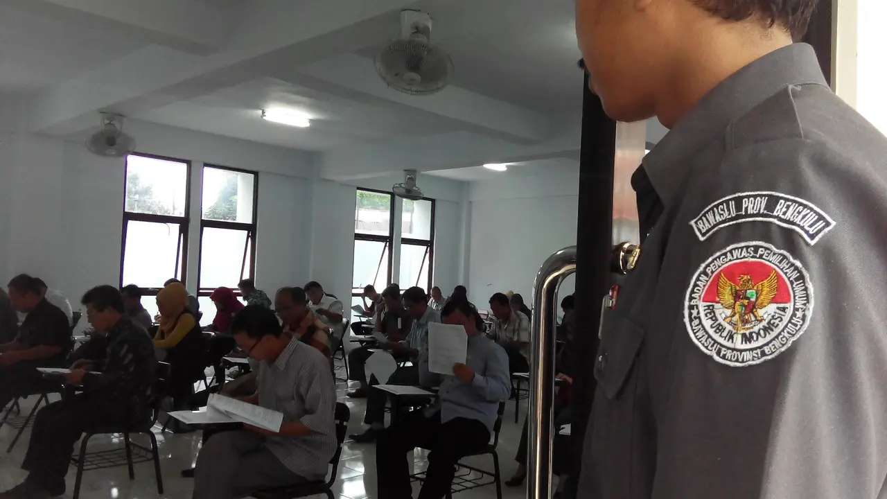 Bawaslu melakukan seleksi terhadap 208 pelamar calon anggota Panitia Pengawas Pemilu tingkat kabupaten se Provinsi Bengkulu (Liputan6.com/Yuliardi Hardjo)