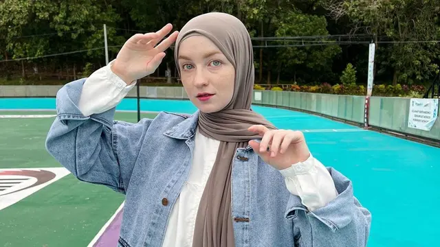 OOTD Menawan Ulya, Konten Kreator Berhijab dari Rusia yang Fasih Bahasa Indonesia