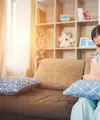 Baby blues biasanya muncul pada minggu pertama setelah persalinan dan bisa berlangsung hingga dua minggu.  (foto/dok: freepik/jcomp)