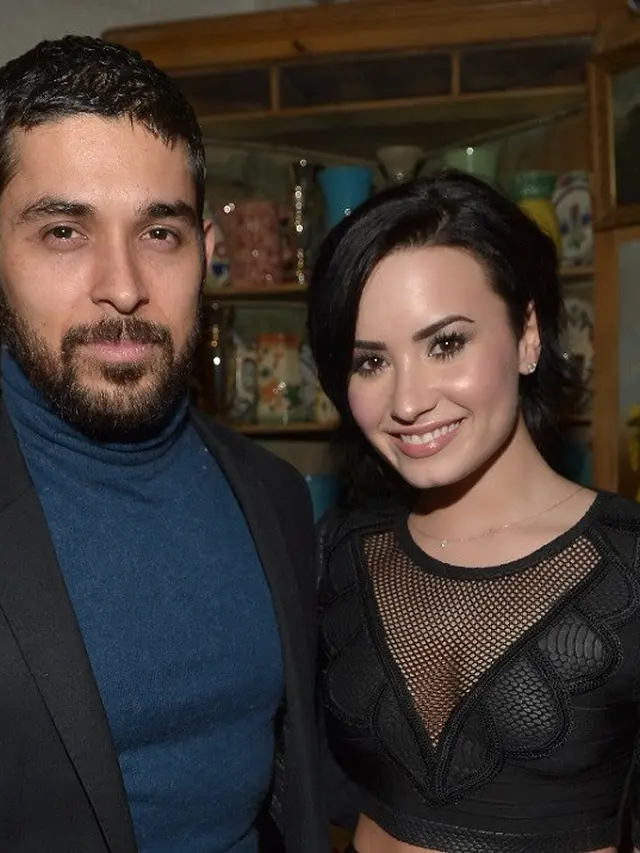 [Bintang] Demi Lovato - Wilmer Valderrama