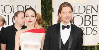 Sejak gugatan cerai yang diajukan Angelina Jolie beberapa bulan lalu, hubungannya dengan Brad Pitt pun tidak harmonis lagi. Terlebih dengan kasus pertengkaran Pitt dan anak sulungnya, Maddox, di pesawat jet pribadinya. (AFP/Bintang.com)