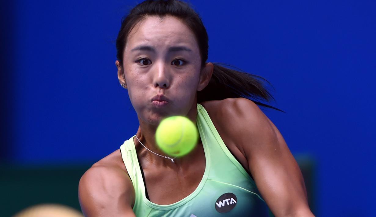 Petenis Wang Qiang asal China saat beraksi di China Open tennis tournament, Beijing, Selasa (06/10/2015). (AFP Photo / Wang Zhao)