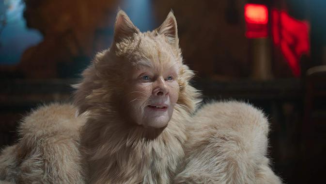Judi Dench sebagai Old Deuteronomy. (Foto: Dok. IMDb/ Universal Pictures)