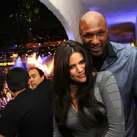 “Lamar telah periksa kesehatannya minggu lalu. Dia berencana untuk menetap selama 30 hari. Dia tidak menggunakan obat-obatan terlarang ketika memeriksakan kesehatannya. Ini bentuk pencegahan,” ucap sumber. (AFP/Bintang.com)