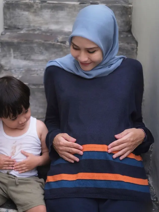 Potret baby bump Zaskia Adya Mecca. (Sumber: Instagram/zaskiaadyamecca)