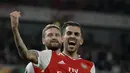 Gelandang Arsenal, Dani Ceballos berselebrasi usai mencetak gol ke gawang Standard Liege pada lanjutan pertandingan grup F Liga Europa di Stadion Emirates, London (3/10/2019). Arsenal menang telak 4-0 atas Standard Liege. (AP Photo/Matt Dunham)