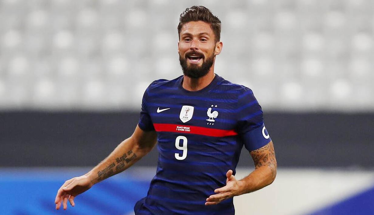 Olivier Giroud - Kejutan terjadi di sektor lini serang skuad Prancis. Giroud yang tampil gemilang dan sudah mencetak 2 gol di Serie A tidak dipanggil untuk kualifikasi Piala Dunia 2022. Deschamps justru membawa Martial yang tampil melempem bersama Manchester United.  (Foto: AP/Francois Mori)