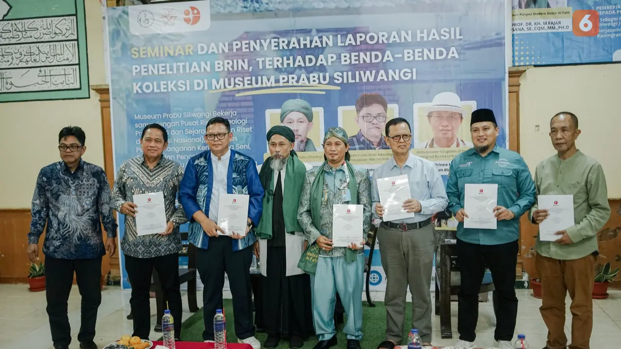 BRIN saat menyampaikan hasil penelitian benda bersejarah di Museum Prabu Siliwangi Kota Sukabumi (Liputan6.com/Fira Syahrin).