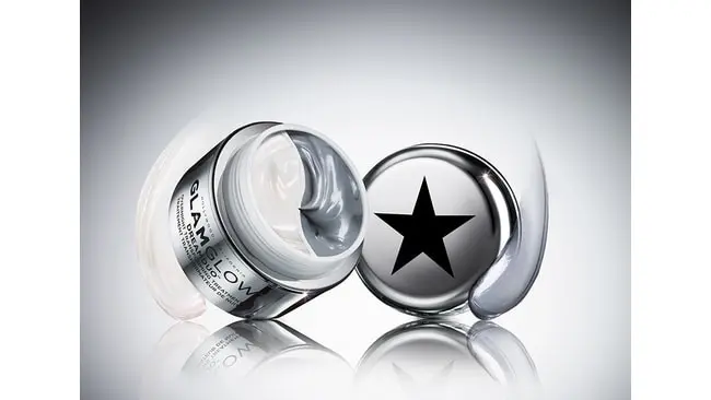 GlamGlow kembali hadir dengan melansir serum dan treatment cream yang dirkemas dalam satu produk unggulan DREAMDUO.