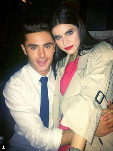 Cinlok Zac Efron Sudah Pacari Alexandra Daddario News Entertainment Fimela Com