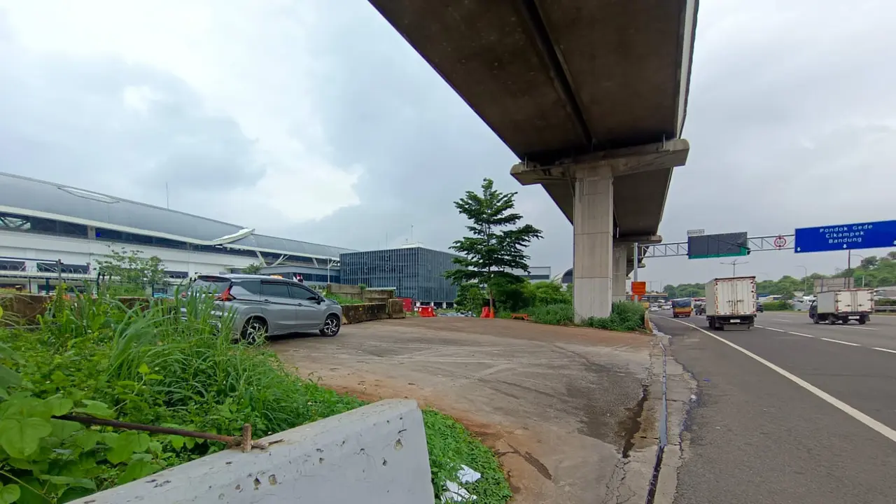 Jasa Marga akan melakukan penutupan akses proyek menuju stasiun Kereta Cepat Whoosh Halim yang berada di Jalan Tol Jakarta-Cikampek KM 00+850 A secara permanen pada 18 Februari 2024.