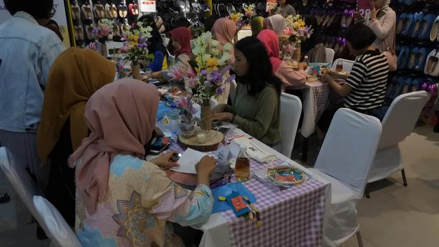 Belajar Menyulam, Melatih Emosional Positif untuk Bersabar