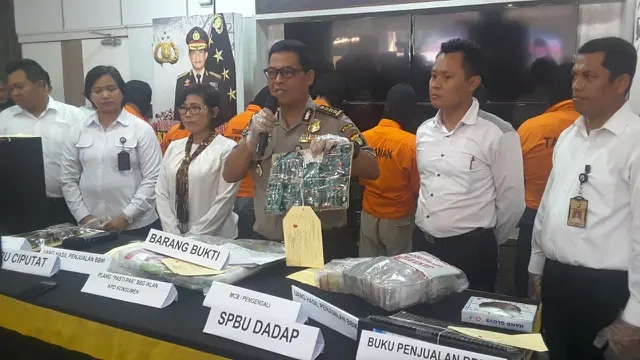 Polda Metro jaya mengunkap kasus penipuan takran BBM di SPBU (Ronald/Merdeka.com)