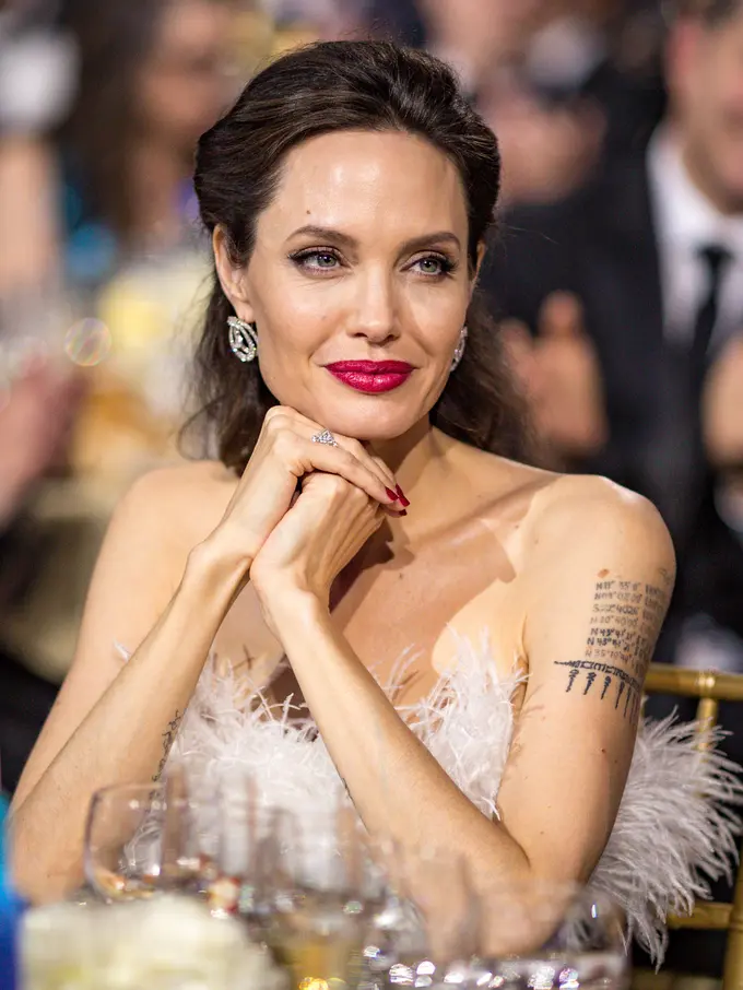 [Bintang] Angelina Jolie