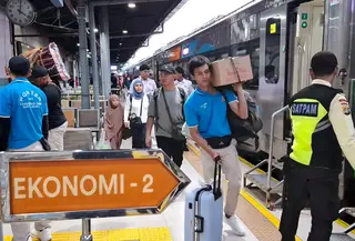 PT Kereta Api Indonesia (Persero) melaporkan perjalanan KA di lintas utara berangsur normal. (Foto: KAI)