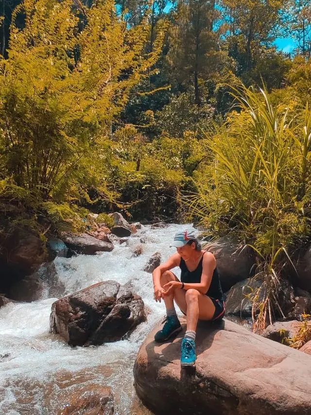 Dikenal Awet Muda, Ini 6 Potret Meriam Bellina yang Hobi Hiking