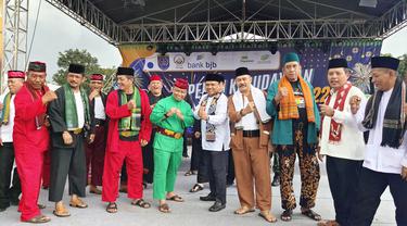 Pemkot Depok bersama KOOD saat membuka festival kebudayaan Lebaran Depok di Perumahan Shila at Sawangan, Kecamatan Sawangan, Kota Depok. (Liputan6.com/Dicky Agung Prihanto)