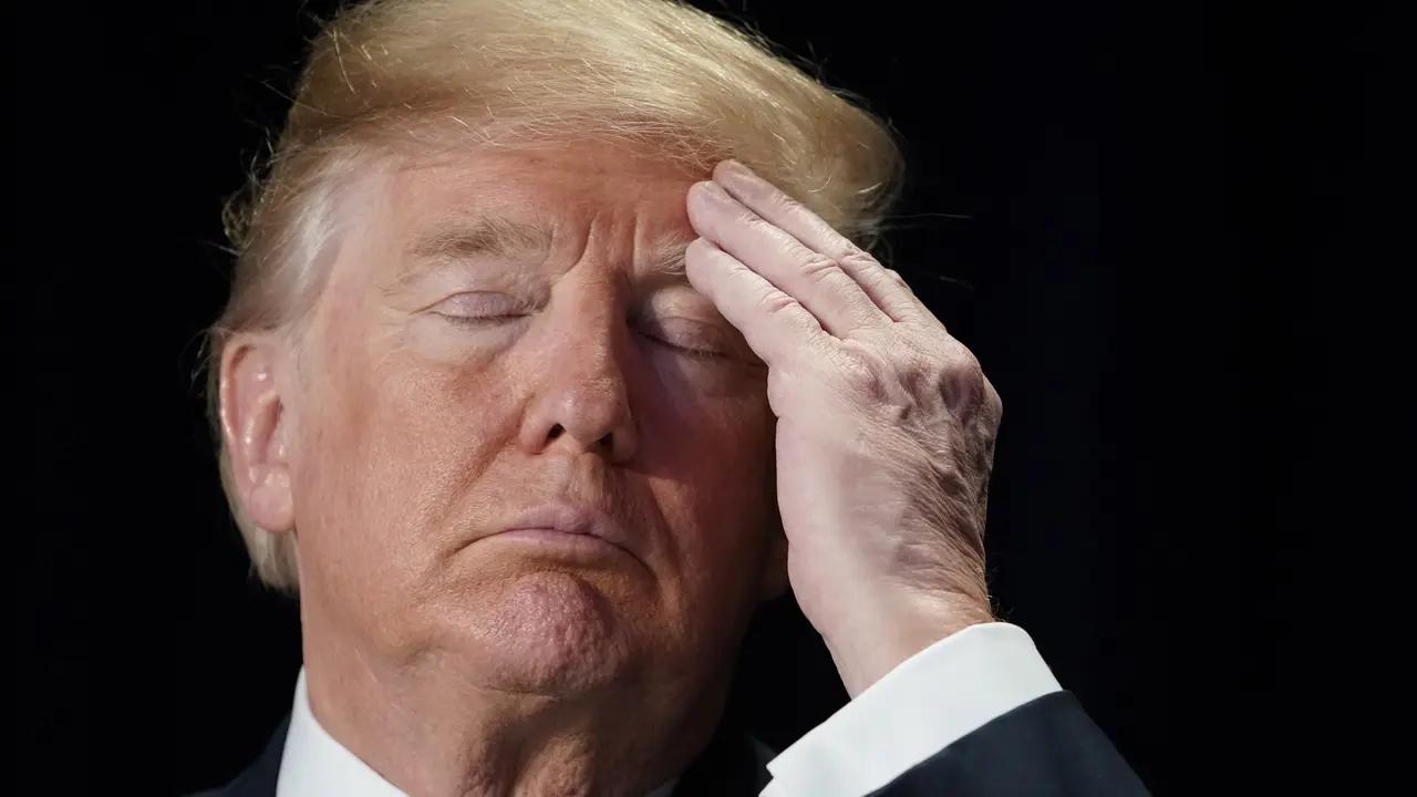 Ekspresi Donald Trump Saat Hadiri National Prayer Breakfast