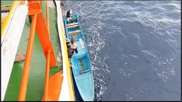 Anak Perempuannya Terlambat Turun dari Kapal, Aksi Heroik Sang Ayah Jadi Sorotan