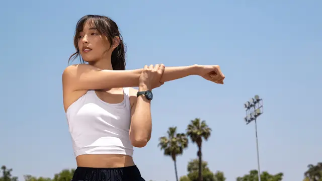 Lily 2 Active kini hadir dengan built-in GPS, membuat pelacakan aktivitas lebih akurat.