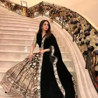 Sridevi Kapoor meninggal dunia, pastinya masih menjadi luka yang menadalam bagi suami dan anak-anaknya. Terutama, Janhvi Kapoor, anak sulung Sridevi dan Boney Kapoor.  (Instagram/sridevi.kapoor)