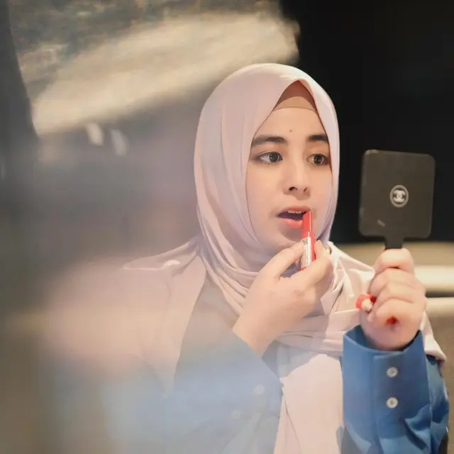 7 Potret Terbaru Risty Tagor, Lebih Fokus Pada Anak Pasca Dikabarkan Bercerai Lagi